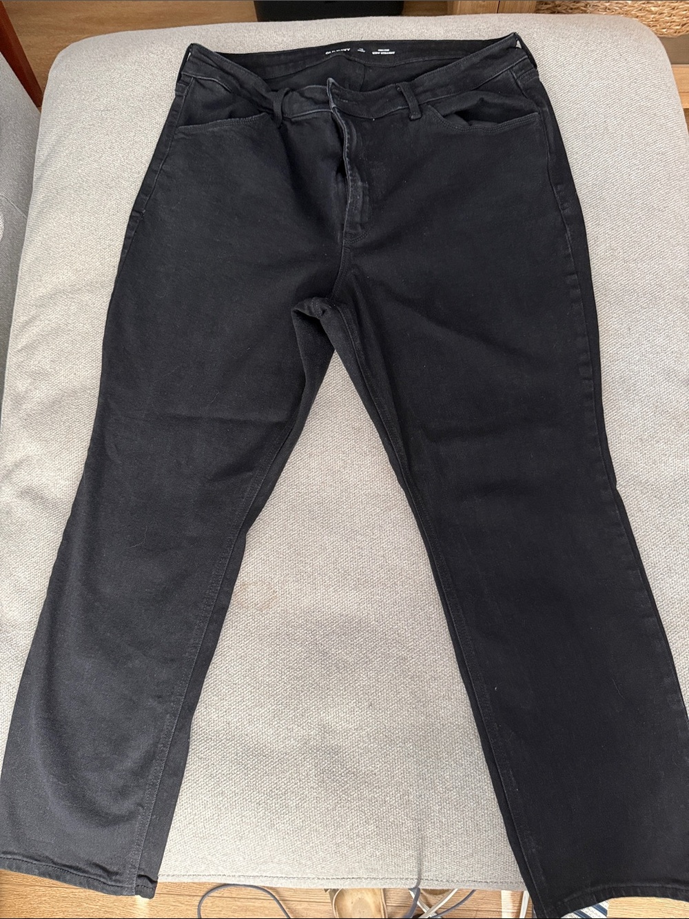 Old Navy High-Rise Wow Straight Jeans in Black